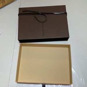 Louis Vuitton box for SLG 2 with strap as seen in pictures